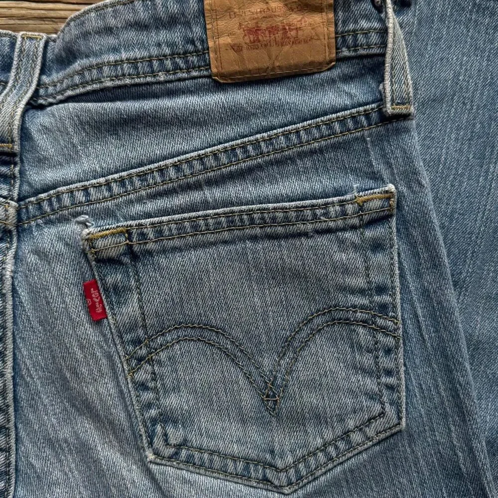 Levis 00’s 15 low